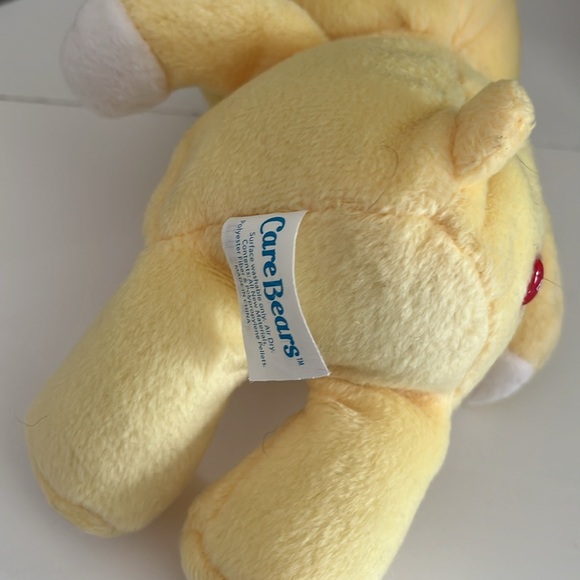 ☀️ Care Bear Fun Shine Bear 8” Carlton Cards 2002 Yellow Sunshine - Picture 3 of 3